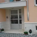 Linda